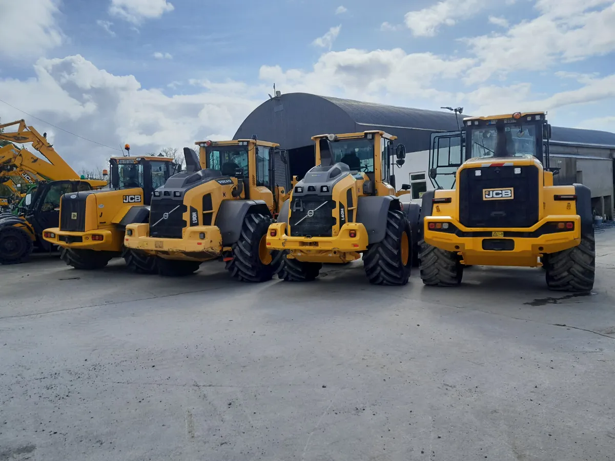 JCB & Volvo Wheel Loaders (17950) - Image 1