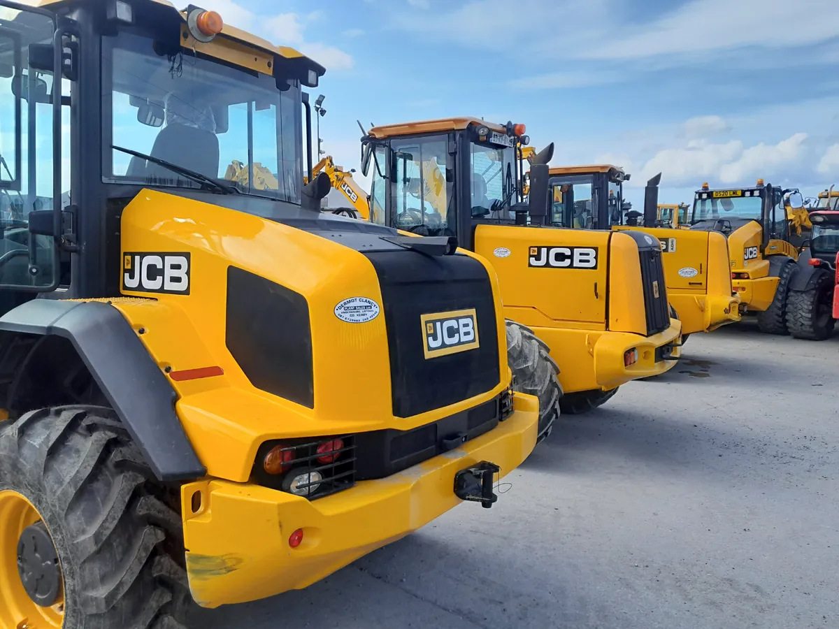 JCB & Volvo Wheel Loaders (17950) - Image 3