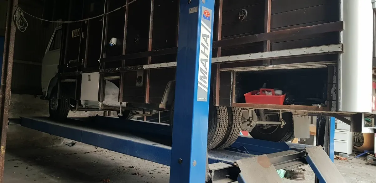 4 post 10 ton truck lift - Image 3