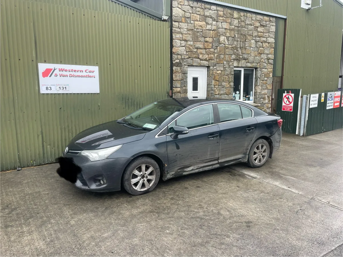 151 Toyota avensis 1.6 diesel for dismantling