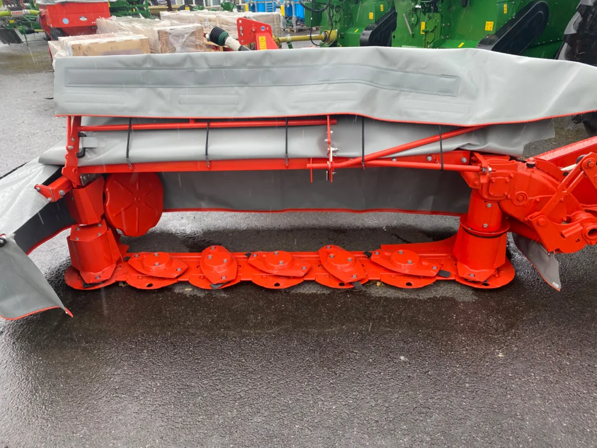 New Kuhn 9ft mowers - Image 3