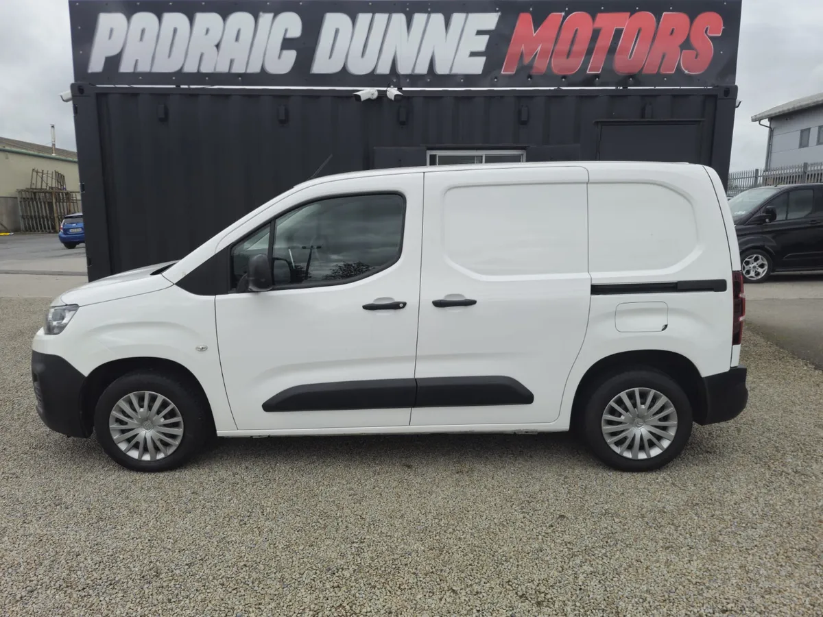 211 Citroen Berlingo Enterprise - Image 3