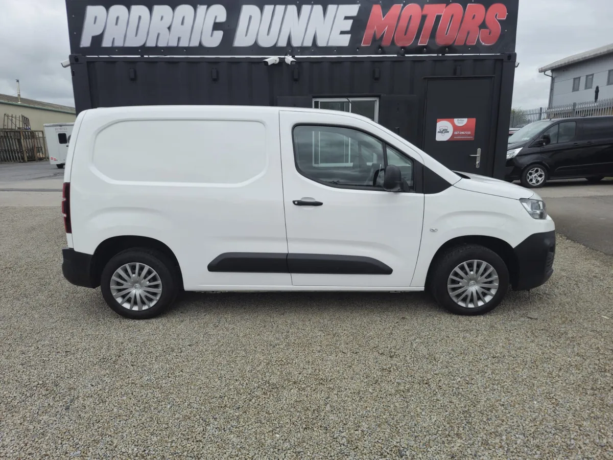 211 Citroen Berlingo Enterprise - Image 2