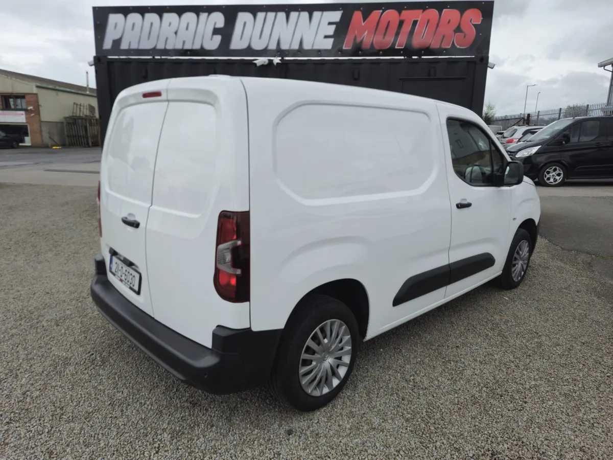 211 Citroen Berlingo Enterprise - Image 4