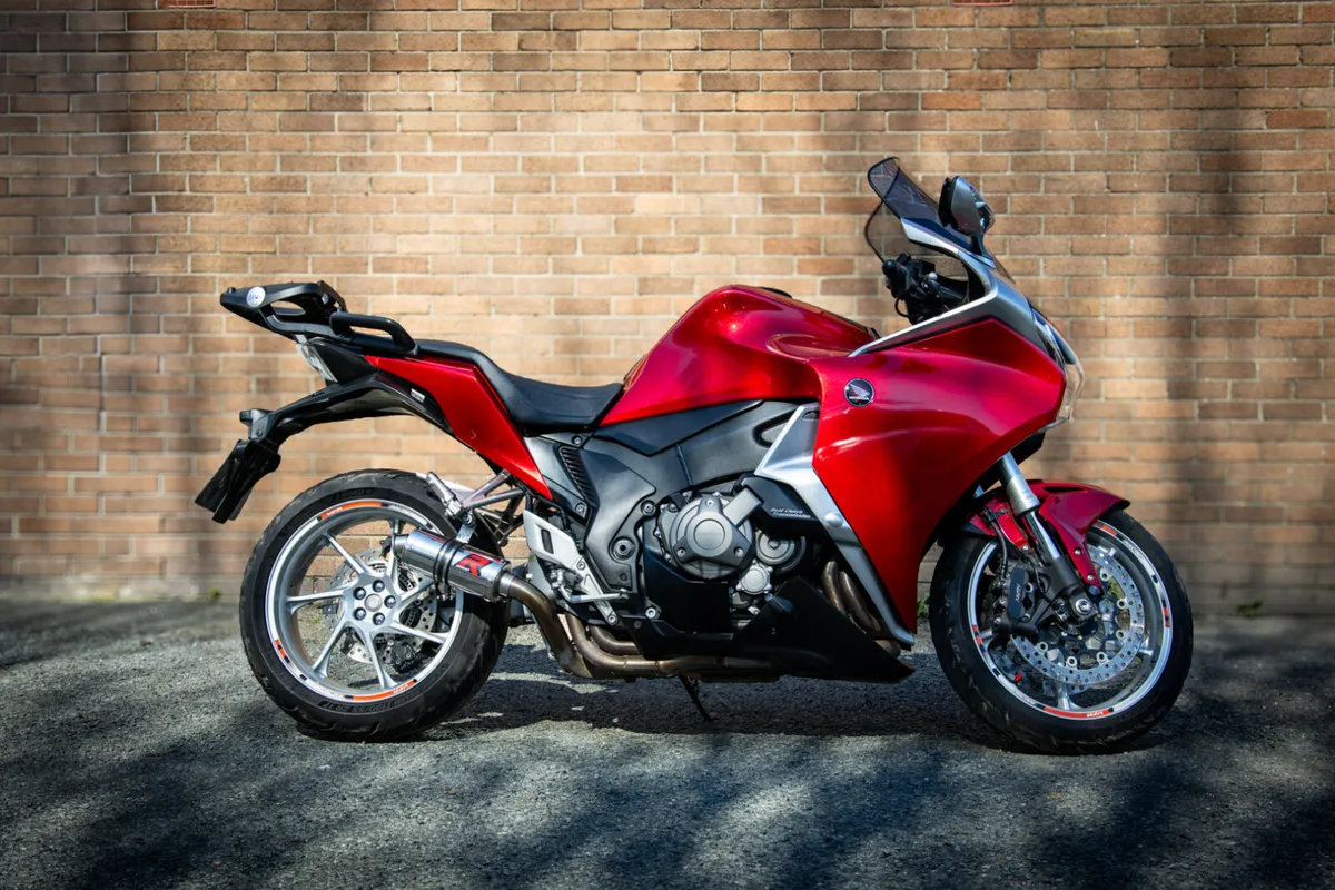Honda VFR 1200 2015 - Image 1