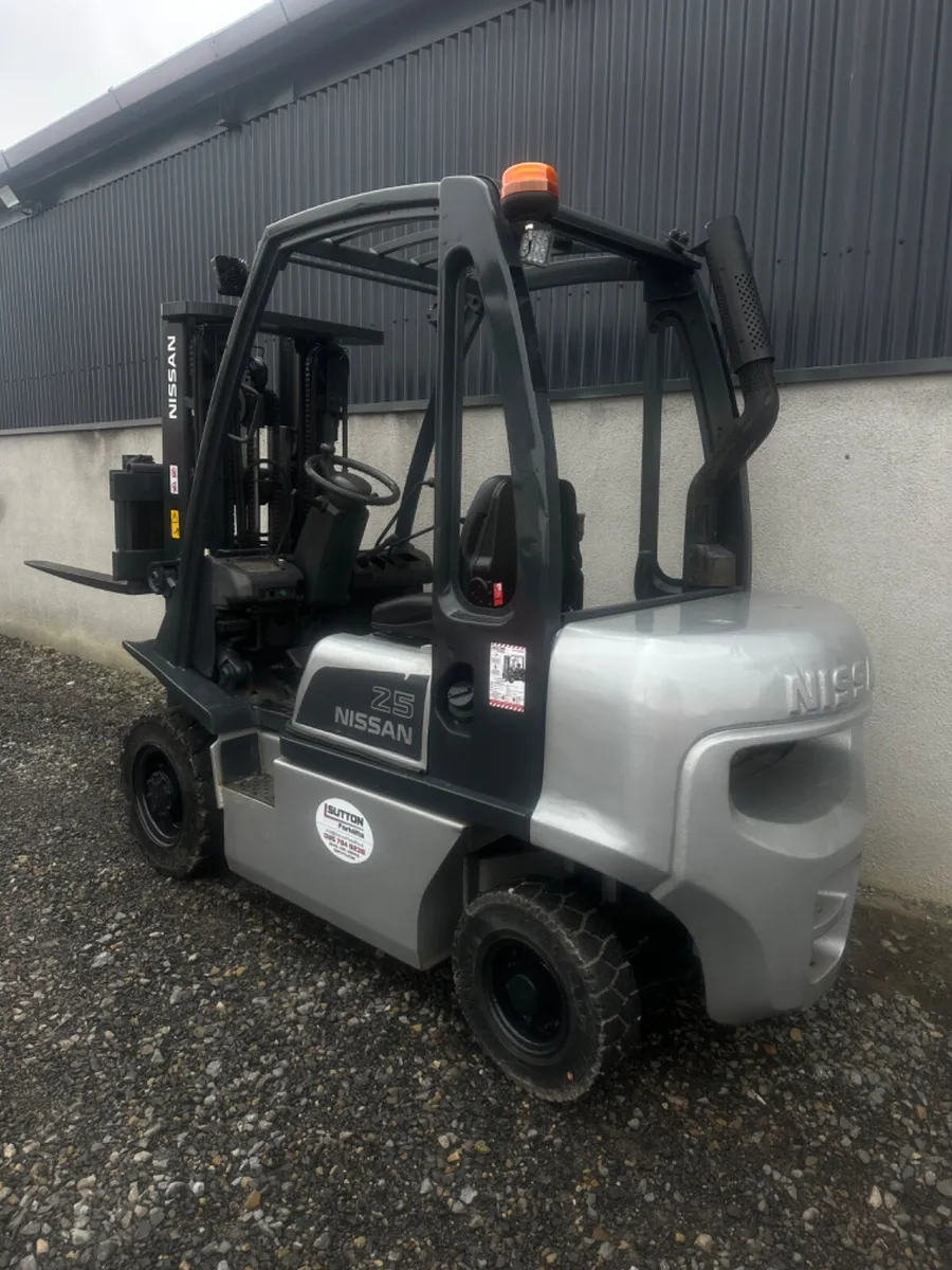 Nissan Forklift - Container spec mast - Image 2