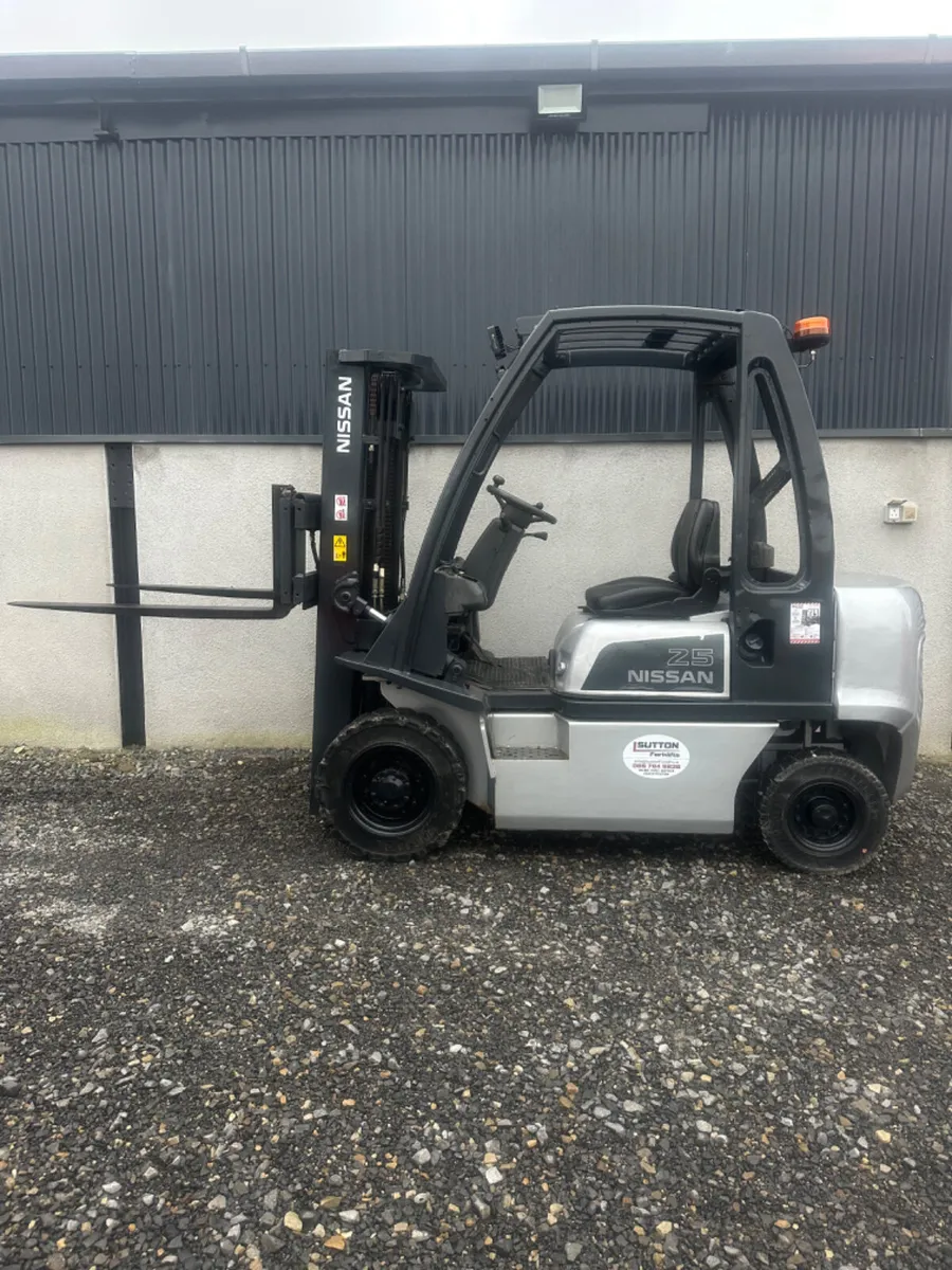 Nissan Forklift - Container spec mast - Image 4