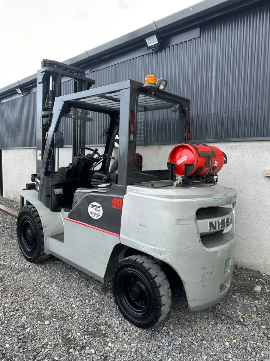 Nissan 4 Ton Forklift - Image 4
