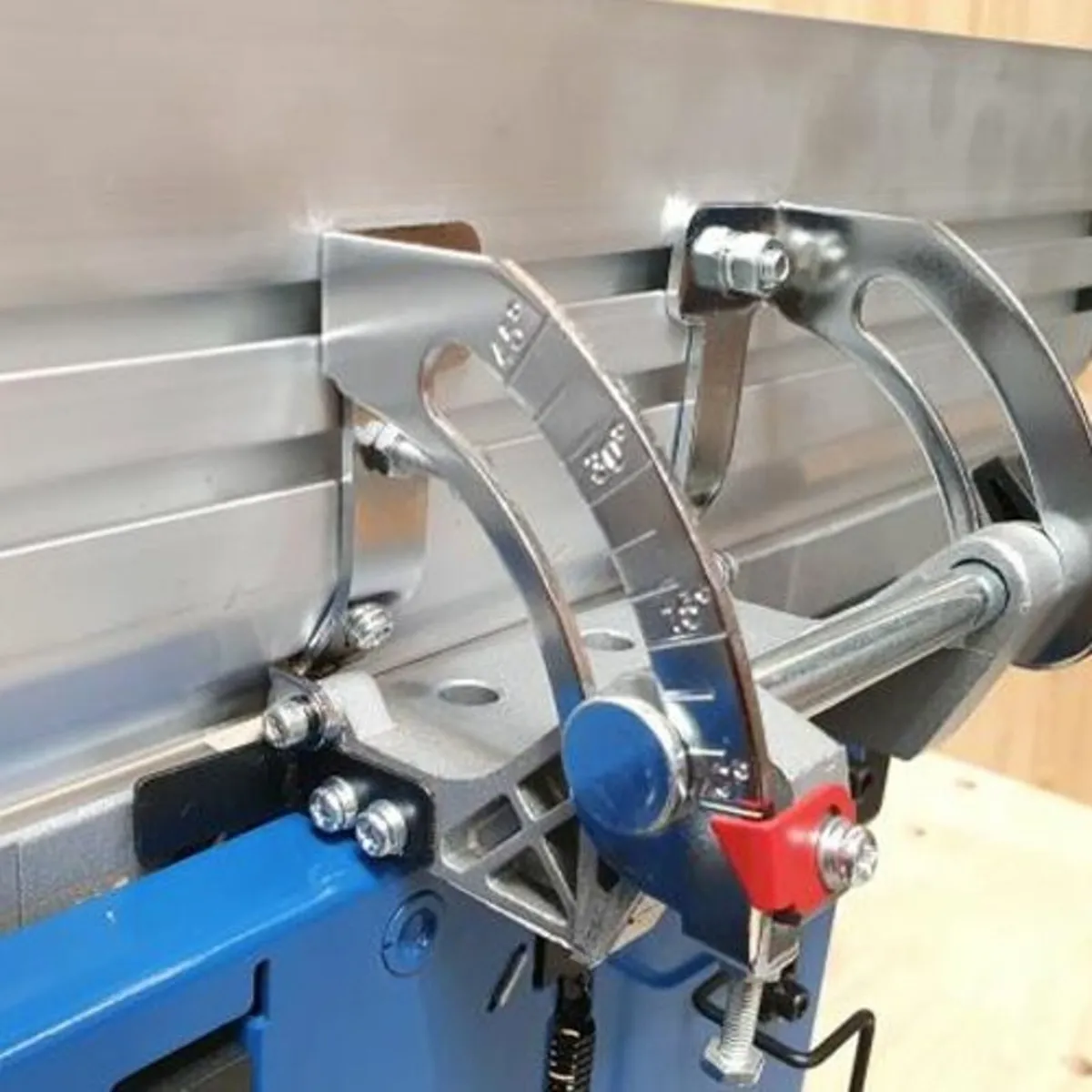 Charnwood PT200 8'' x 5'' Bench Top Planer Thickne - Image 3