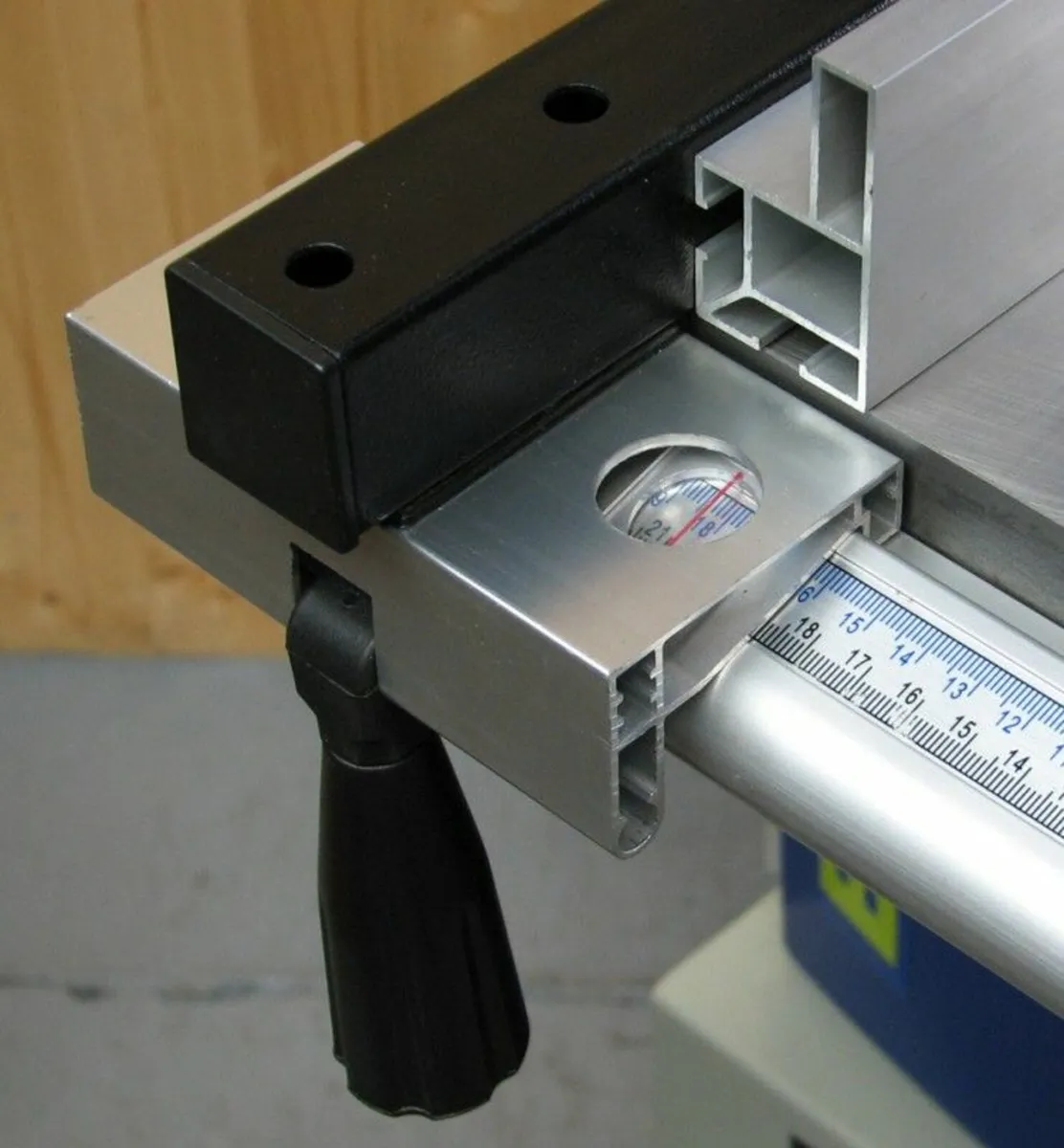 Charnwood B350 14'' Premium Wood Bandsaw c/w Stand - Image 2