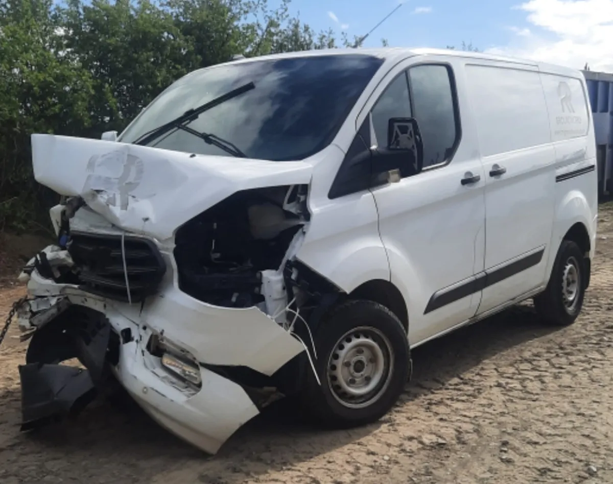 2023 Ford Transit Custom For Dismantling - Image 1