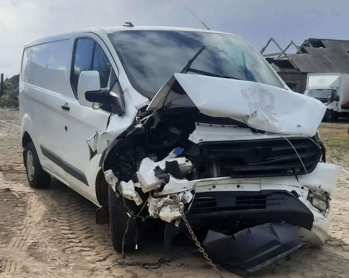 2023 Ford Transit Custom For Dismantling - Image 2