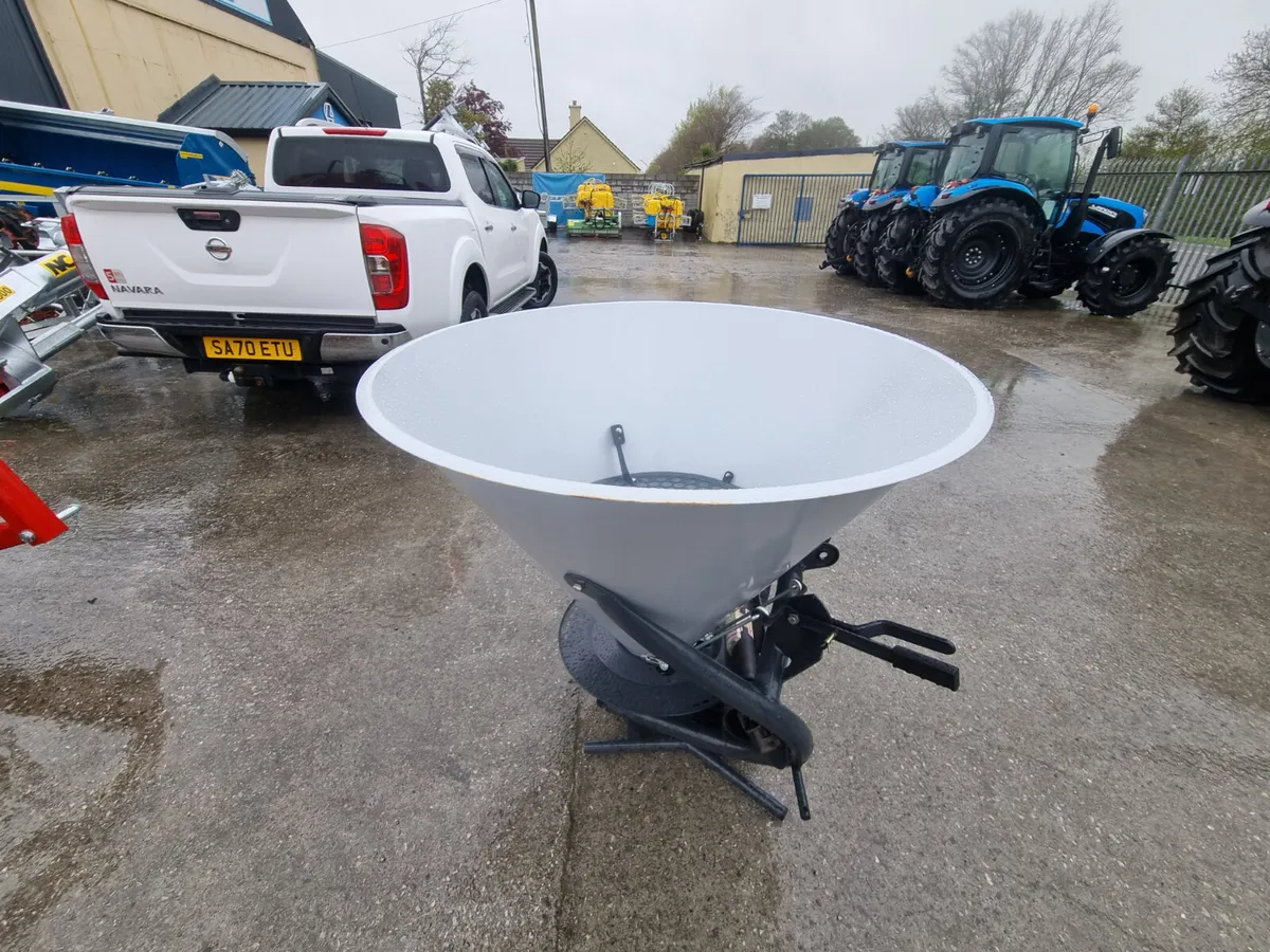 Eurospand S503L Rear Mounted Fertiliser Spreader - Image 4