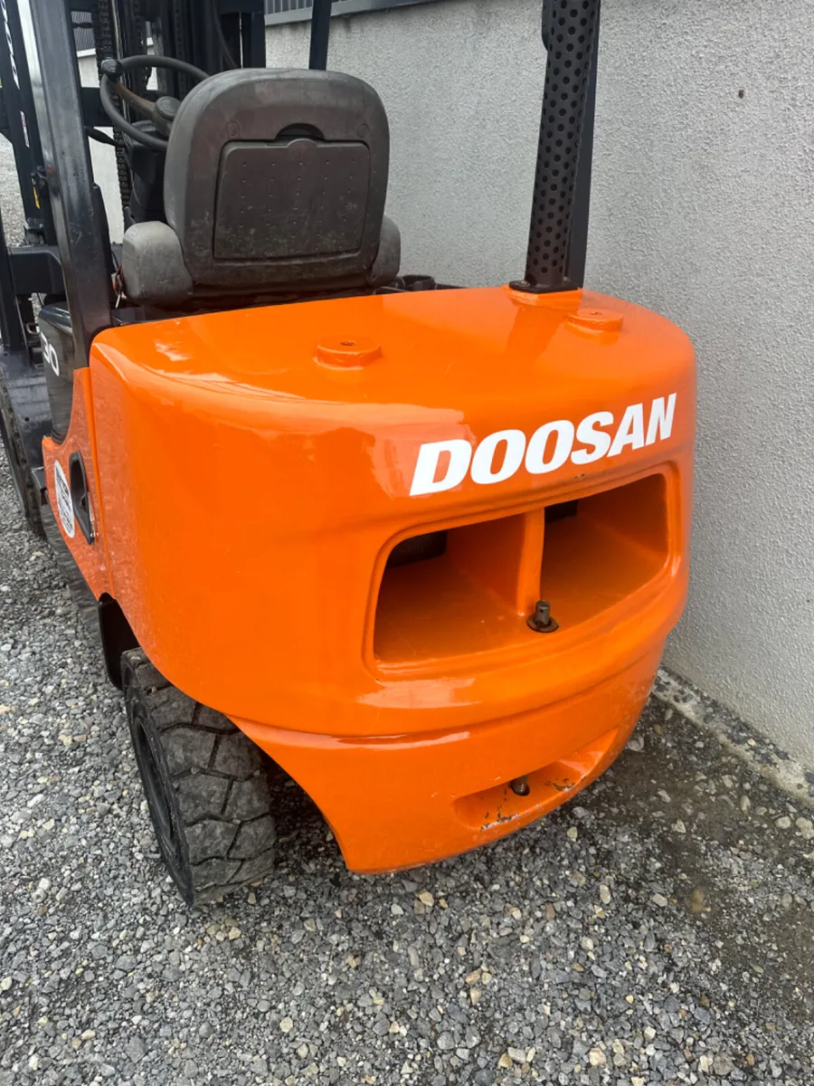 Doosan D30S-5 Forklift - Image 4