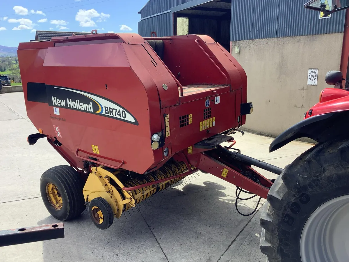 New Holland BR740 Baler - Image 1