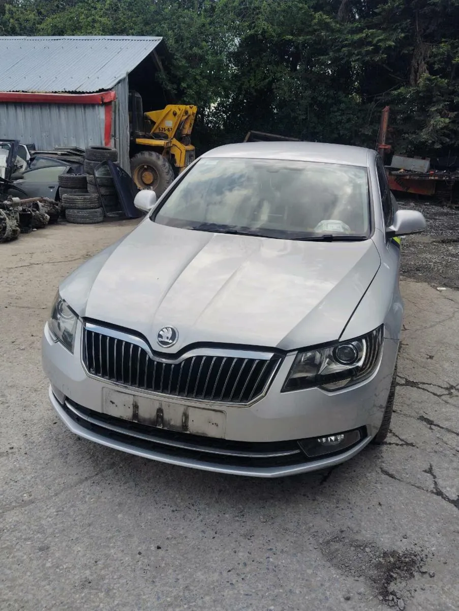 Breaking Skoda superb 2015 2.0tdi - Image 2