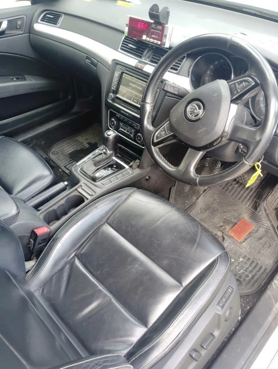 Breaking Skoda superb 2015 2.0tdi - Image 4