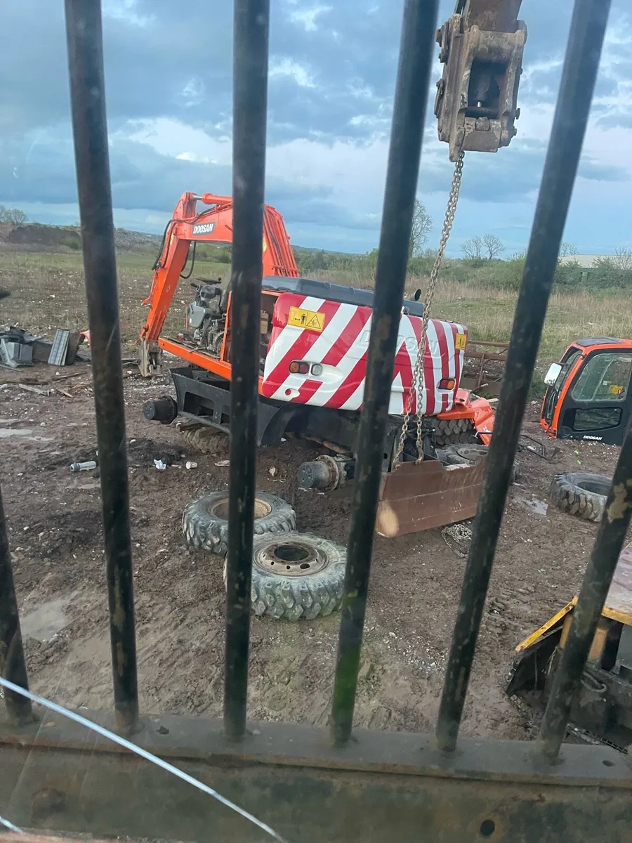 Rubber Ducks Doosan Hyundai Volvo for Export - Image 3