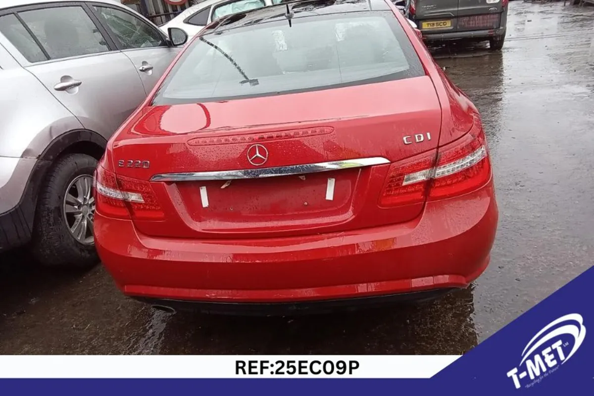 2013 MERCEDES E-CLASS BREAKING FOR PARTS - Image 4