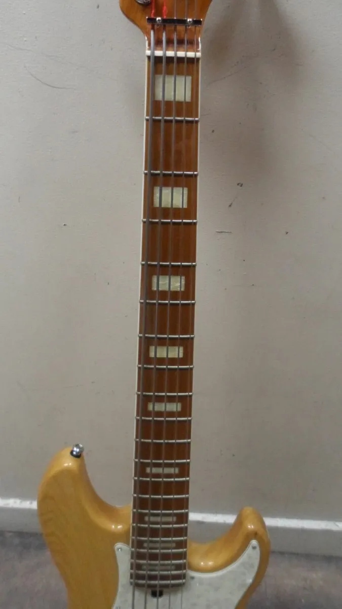 Marcus Miller P8 - 5 String Bass - Image 4