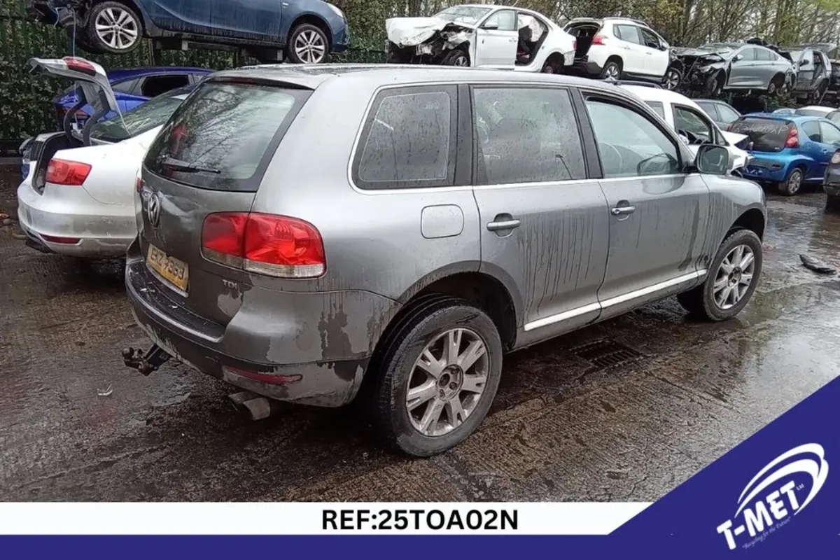2004 VOLKSWAGEN TOUAREG BREAKING FOR PARTS - Image 4