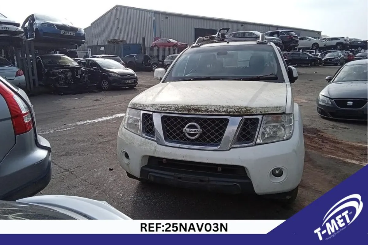 2011 NISSAN NAVARA BREAKIG FOR PARTS - Image 2