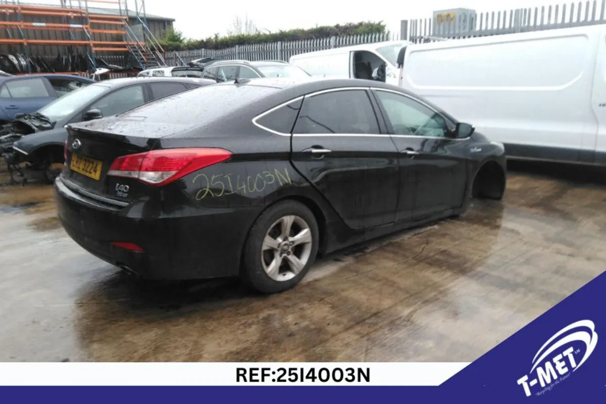 2013 HYUNDAI I40 BREAKING FOR PARTS - Image 4