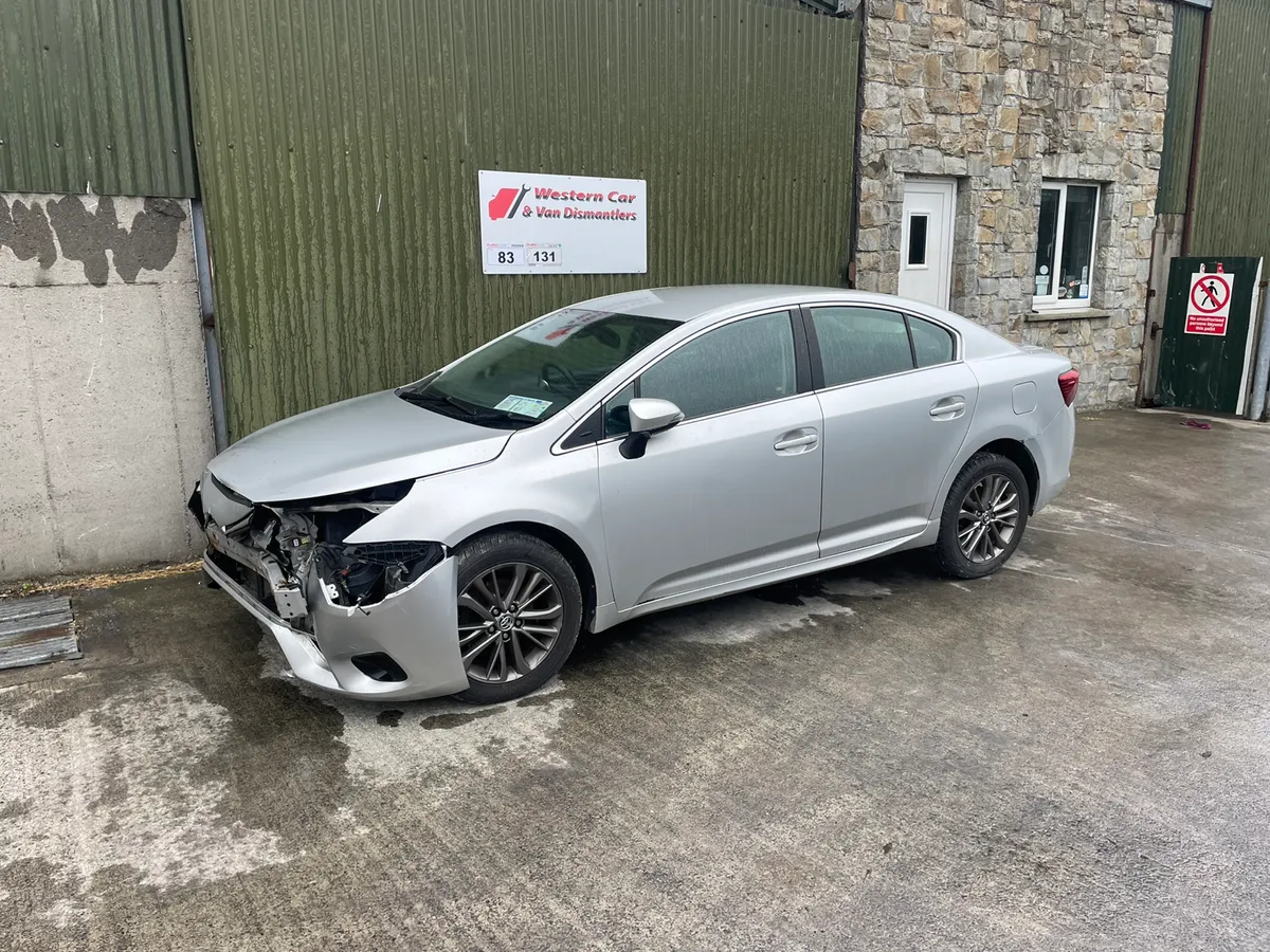 171 Toyota avensis 1.6 diesel for dismantling