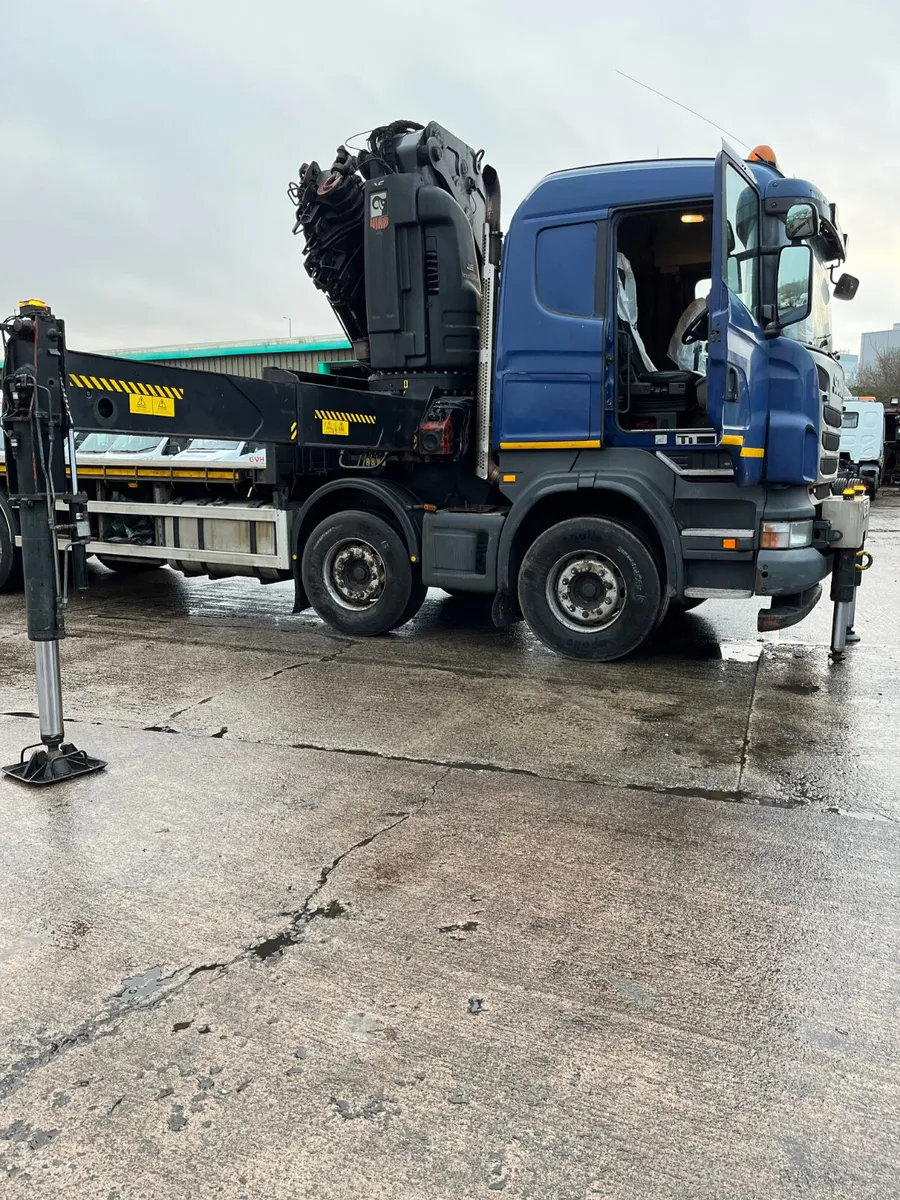 Hiab 700 Hi Pro crane on Scania R440 8X4 flatbed - Image 2