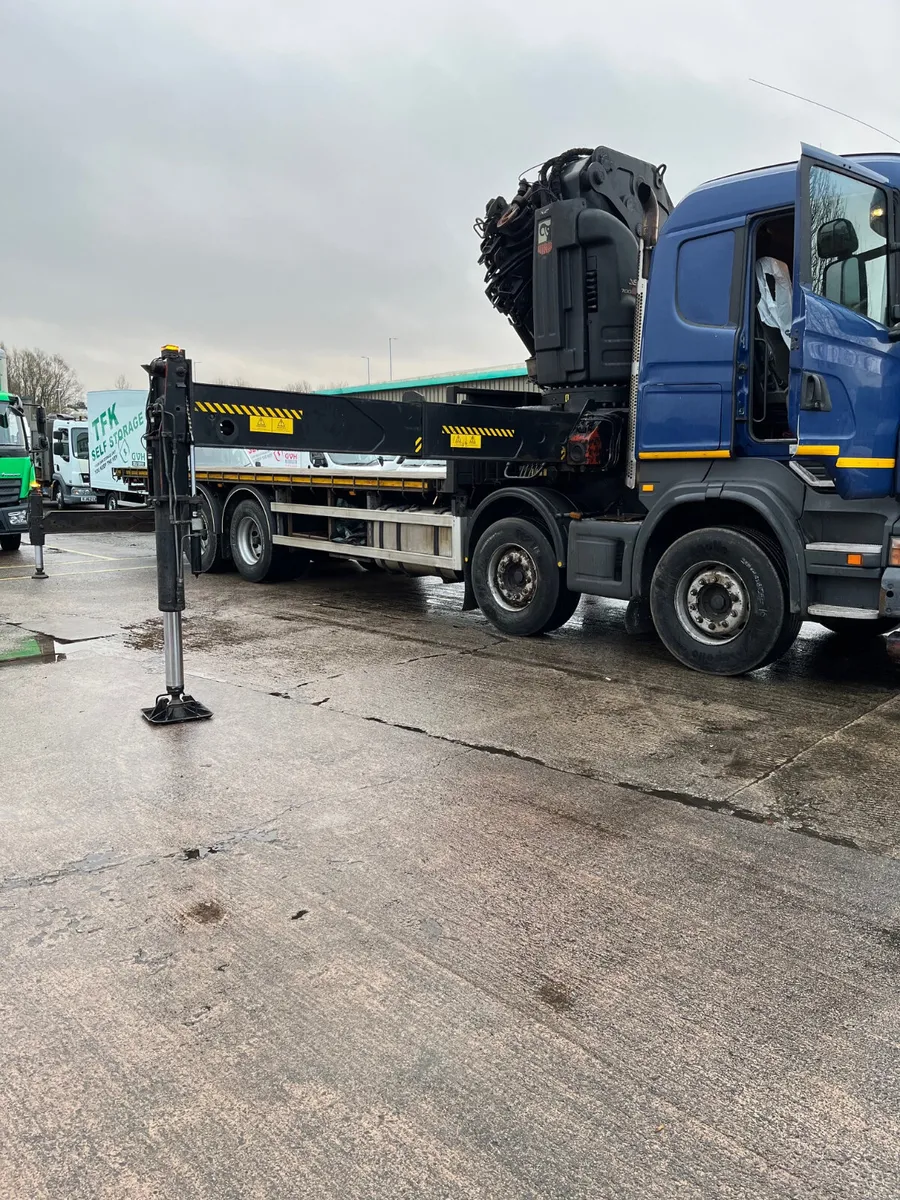 Hiab 700 Hi Pro crane on Scania R440 8X4 flatbed - Image 3