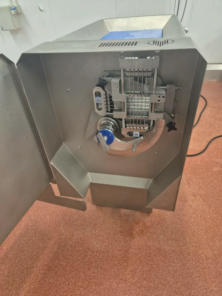 Foodlogistik Dicing and strip cutting machine - Image 4