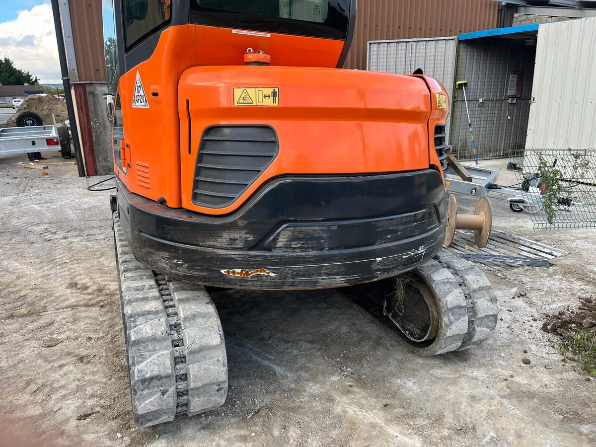 2016 doosan dx63 - Image 2