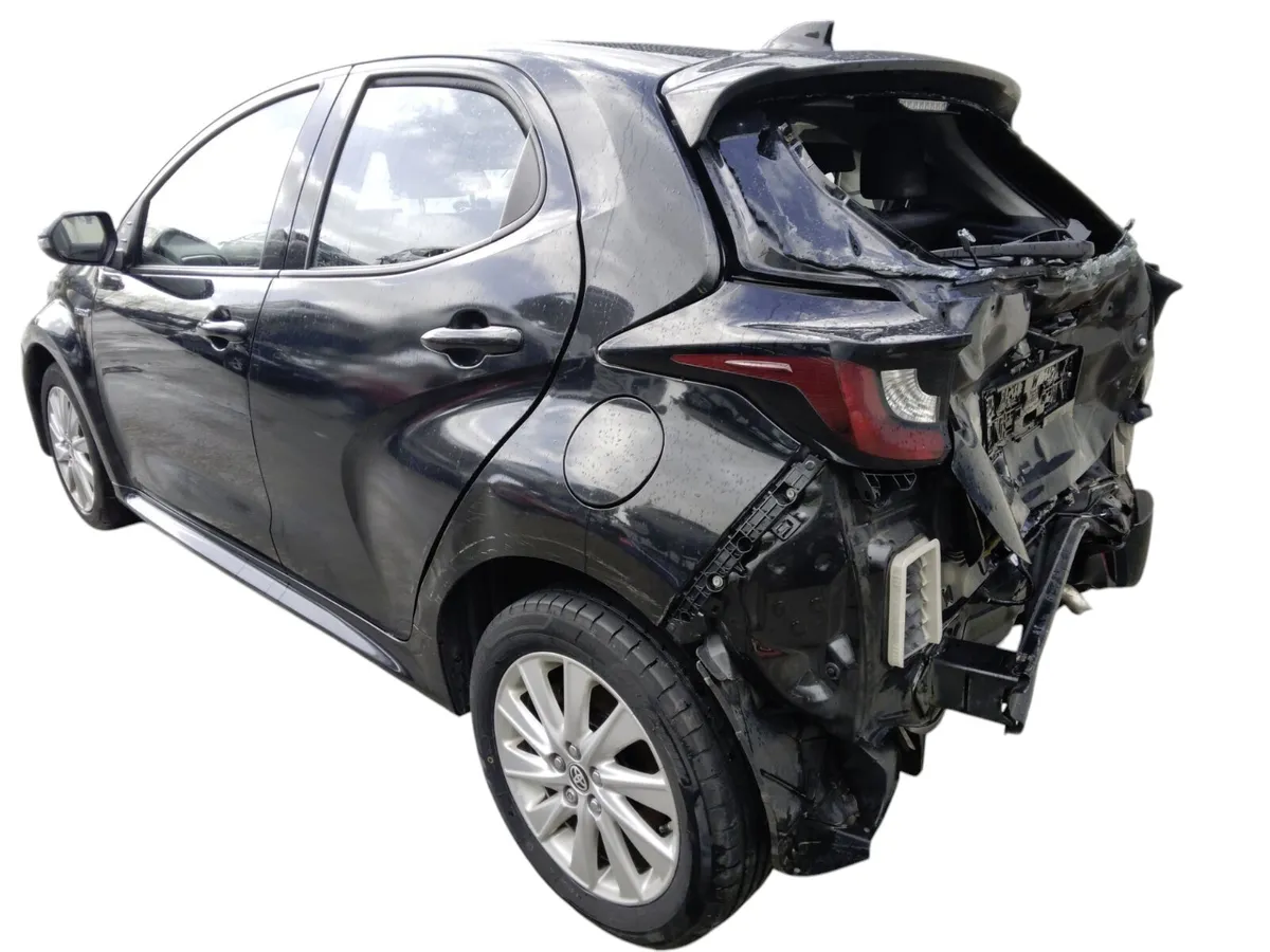 2021 TOYOTA YARIS HYBRID Breaking/Dismantling - Image 4