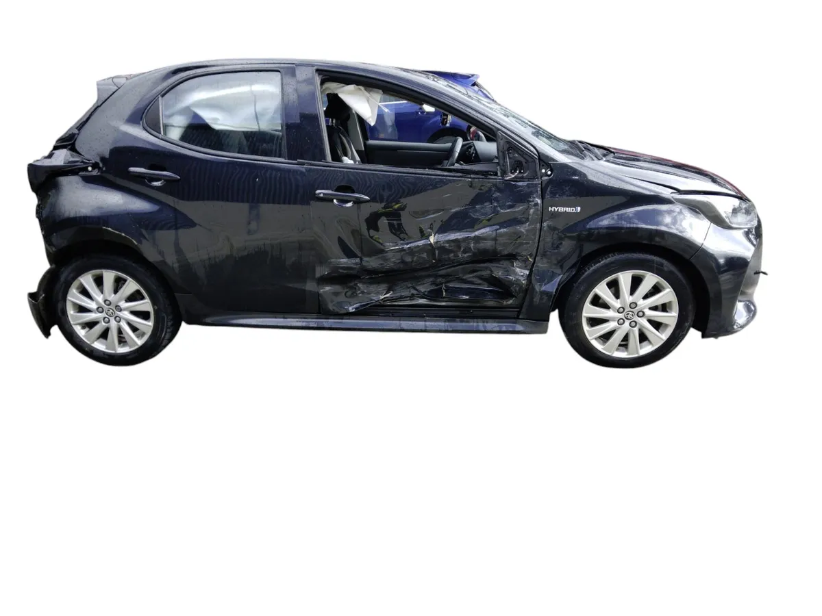 2021 TOYOTA YARIS HYBRID Breaking/Dismantling - Image 2