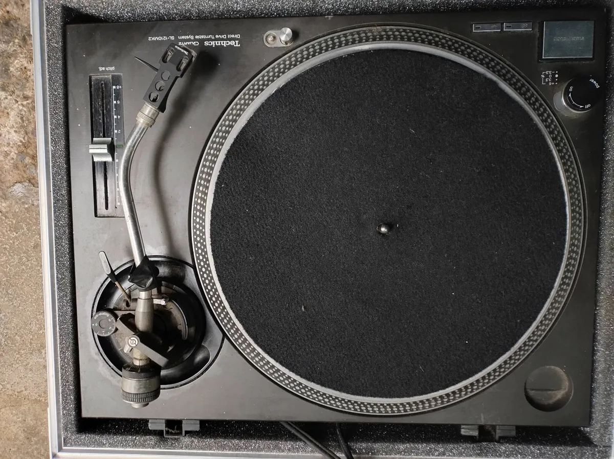 Technic Turntables - Image 1