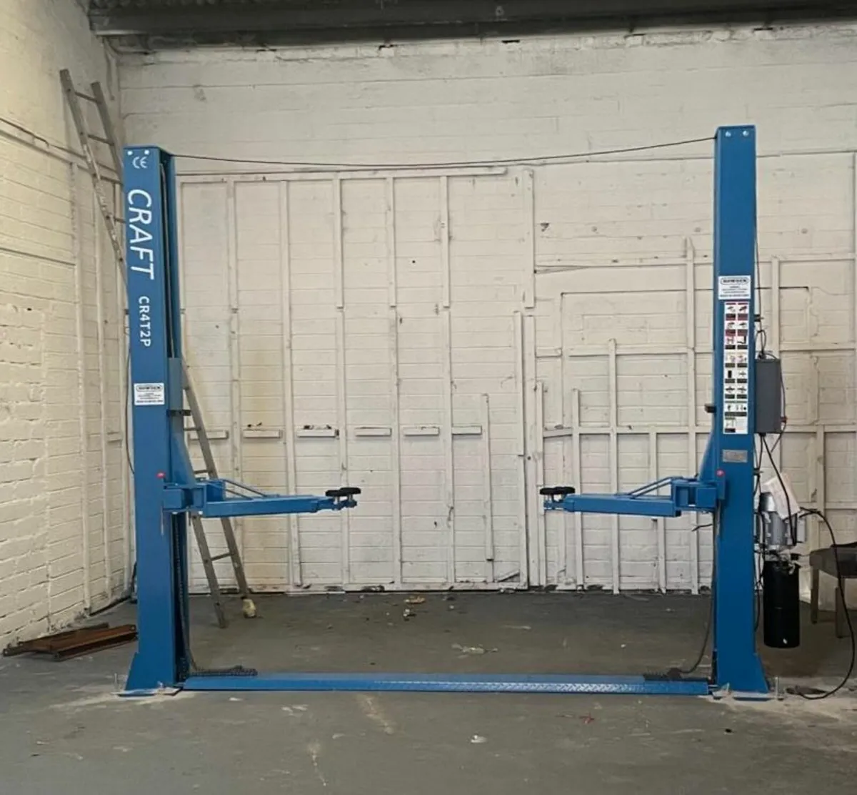 2 Post Lift - Image 1