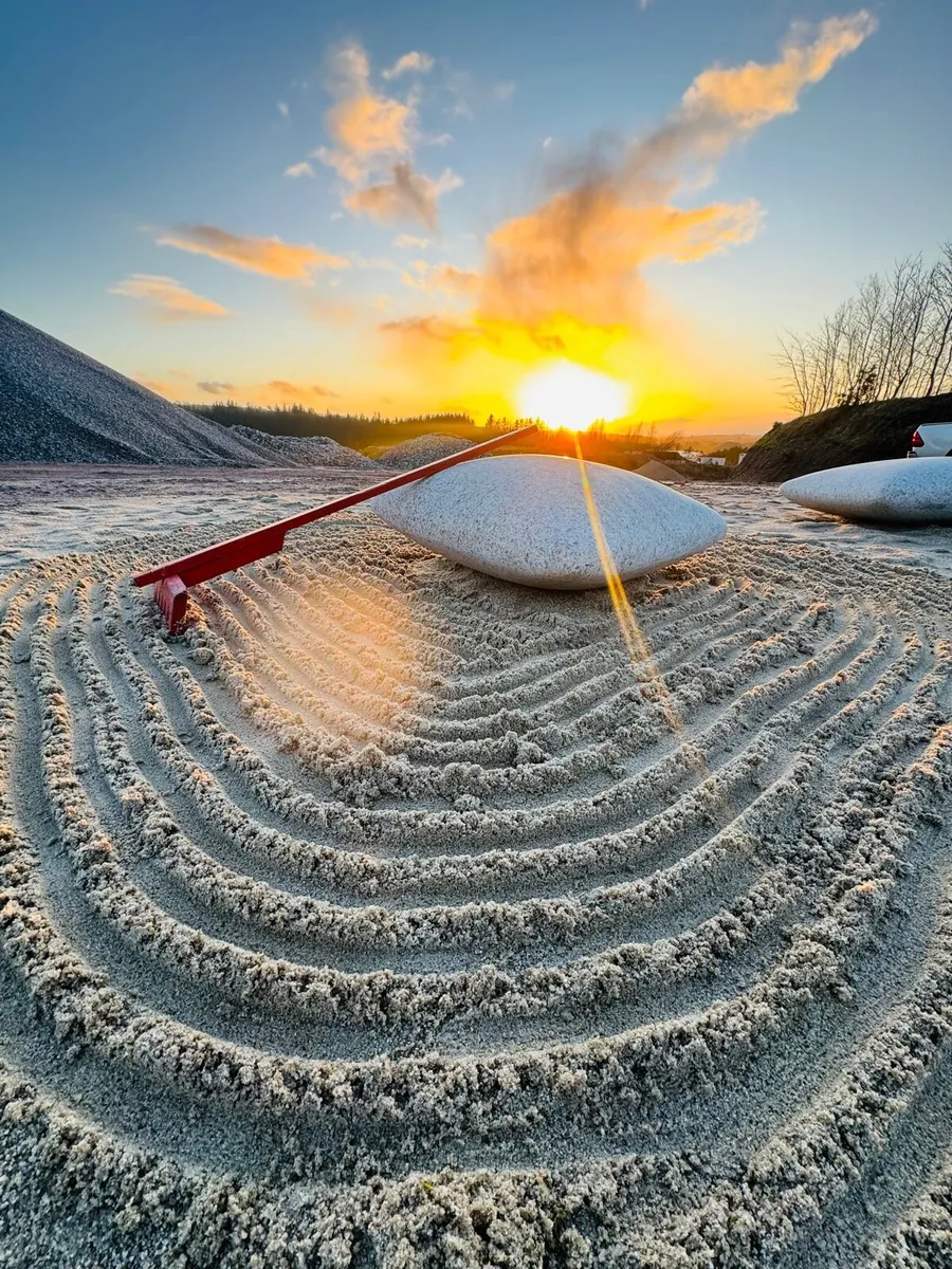 Plum slate, Boulders, Zen grit.Pebbles, Chips. - Image 2