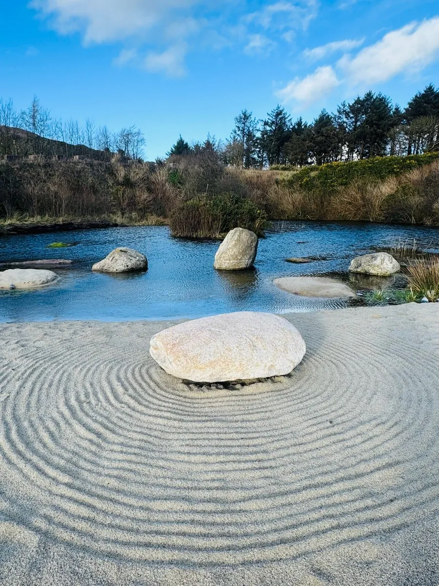 Plum slate, Boulders, Zen grit.Pebbles, Chips. - Image 1