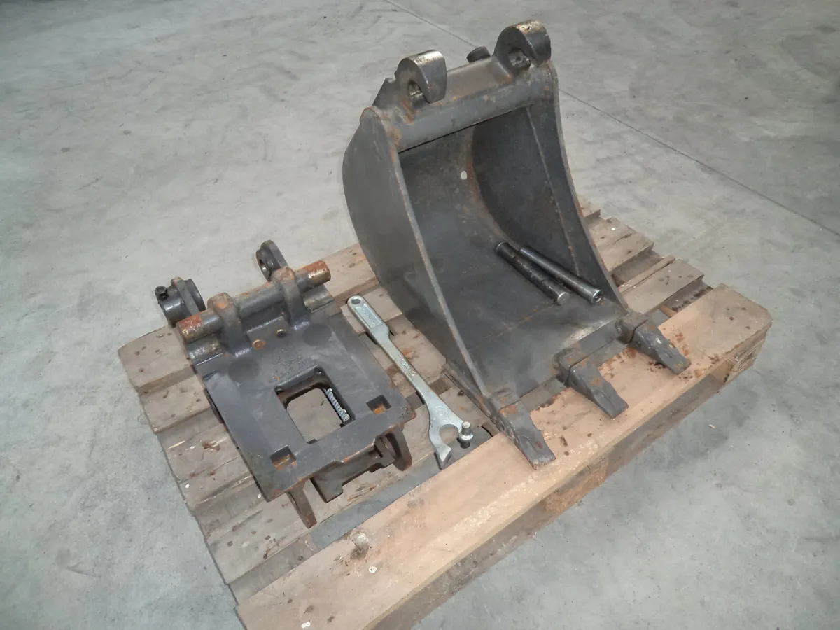 Klac Bucket & Quick Hitch - Image 2