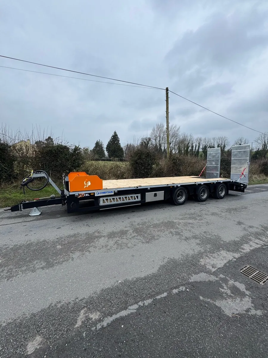 Low loader - Image 1