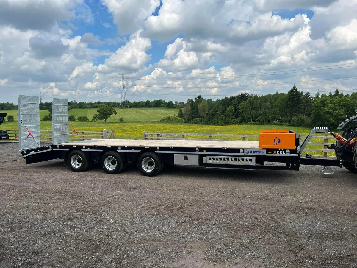 Low loader - Image 2