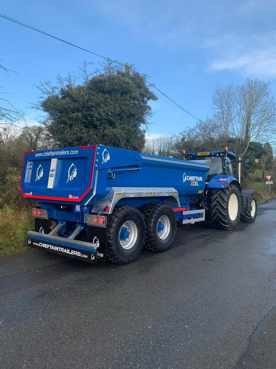 Half pipe dump trailer - Image 1