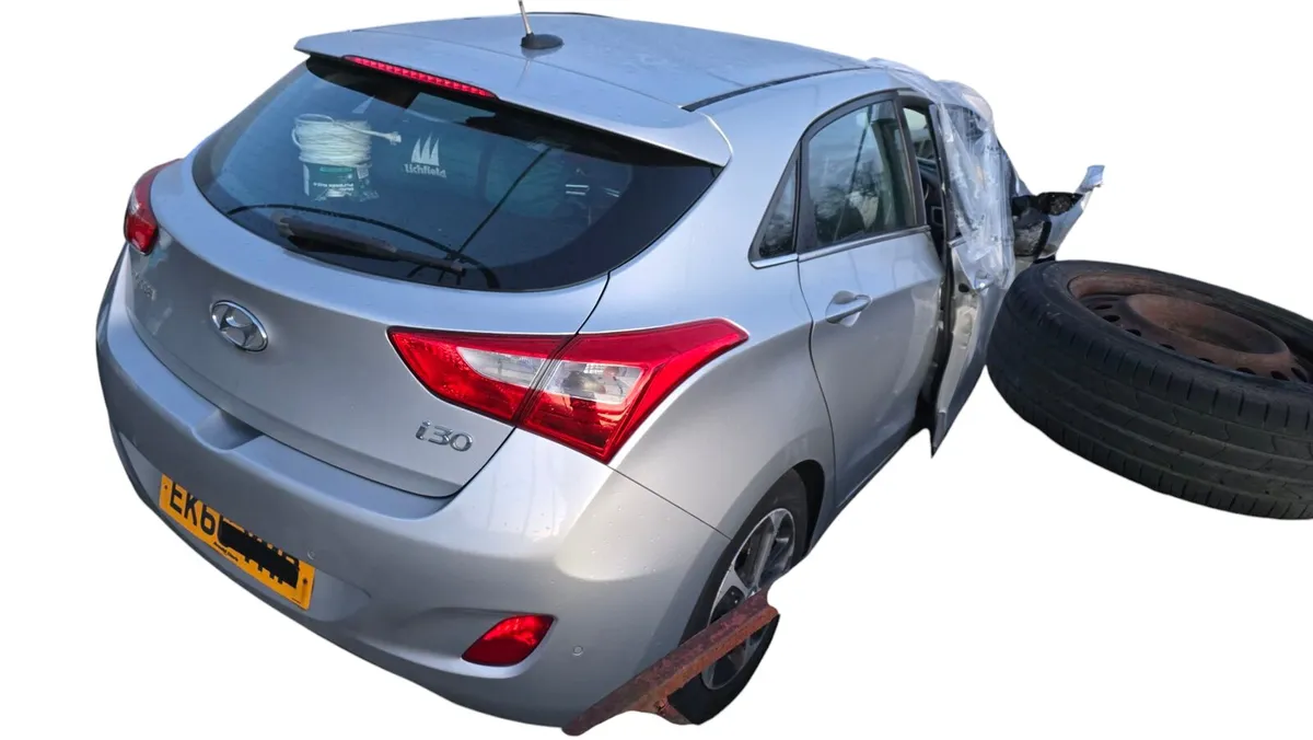 Hyundai I30 for breaking 1.6 diesel, 1.4 petrol - Image 3