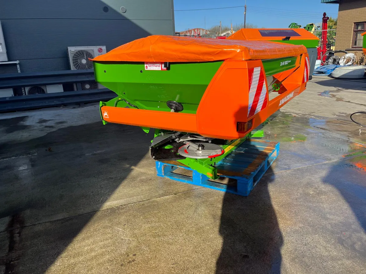 Zam 1002 Fertilizer Spreader - Image 2