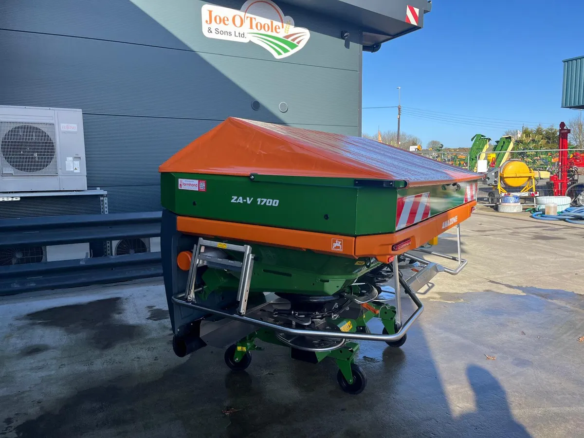 New ZAV 1700 Litre Fertilizer Spreader - Image 2