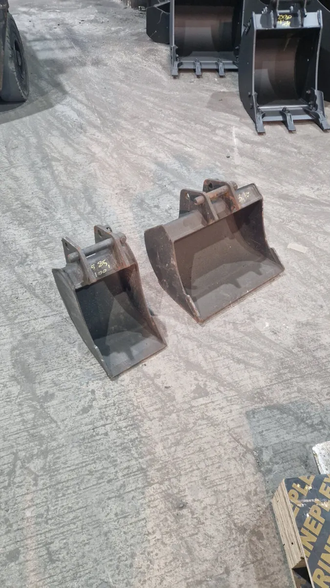 9" & 18" no teeth digging buckets 1.5ton machine - Image 1