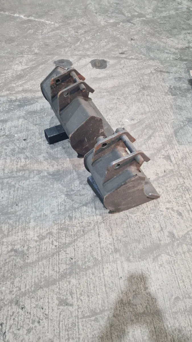 9" & 18" no teeth digging buckets 1.5ton machine - Image 3