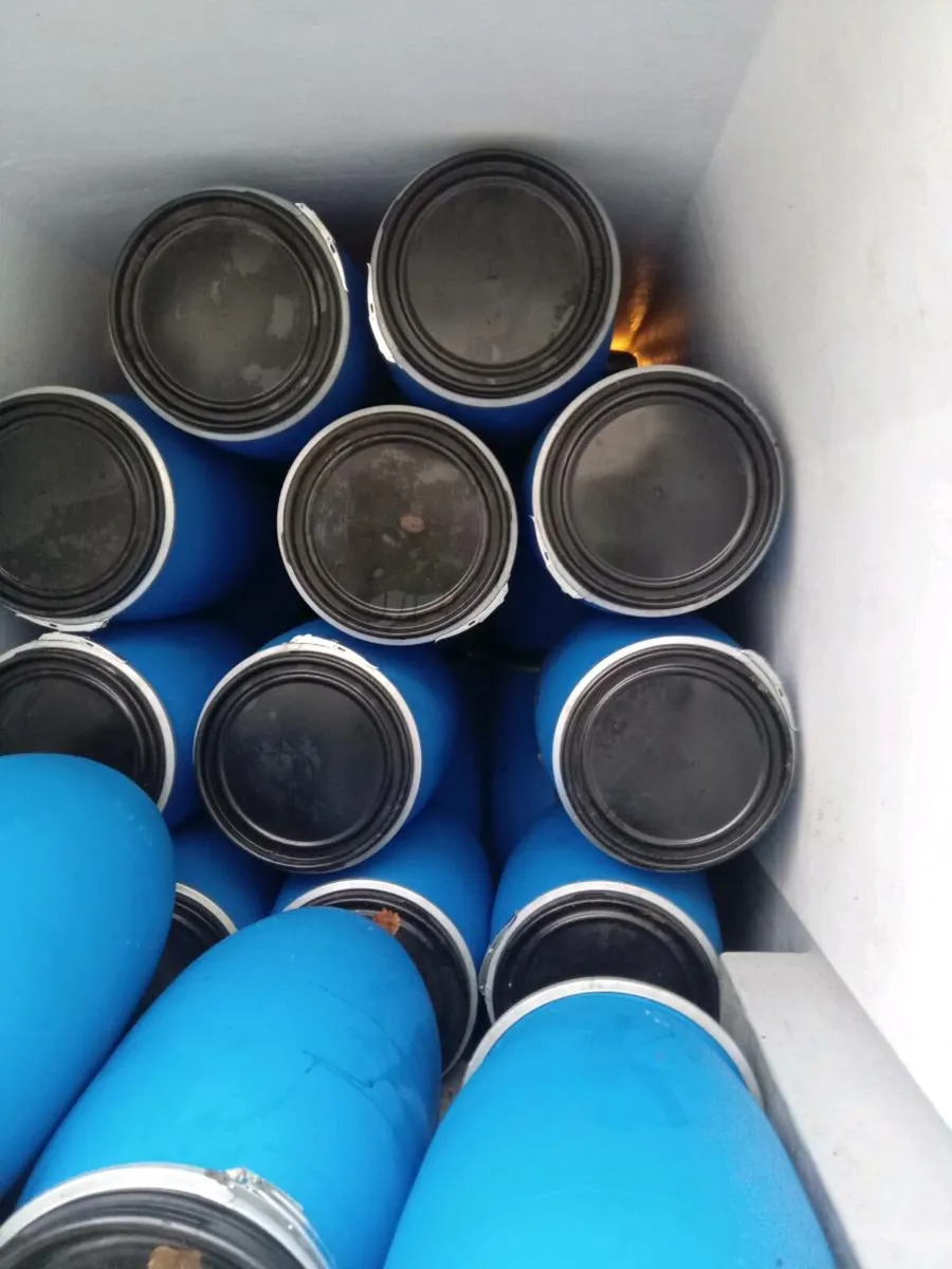 Plastic barrels - Image 1