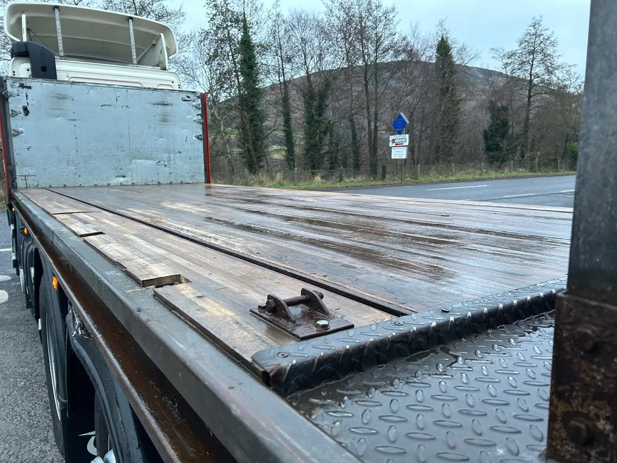 2017 DAF CF 400 EURO 6, Sleepercab, 8X2 Rear Lift - Image 3