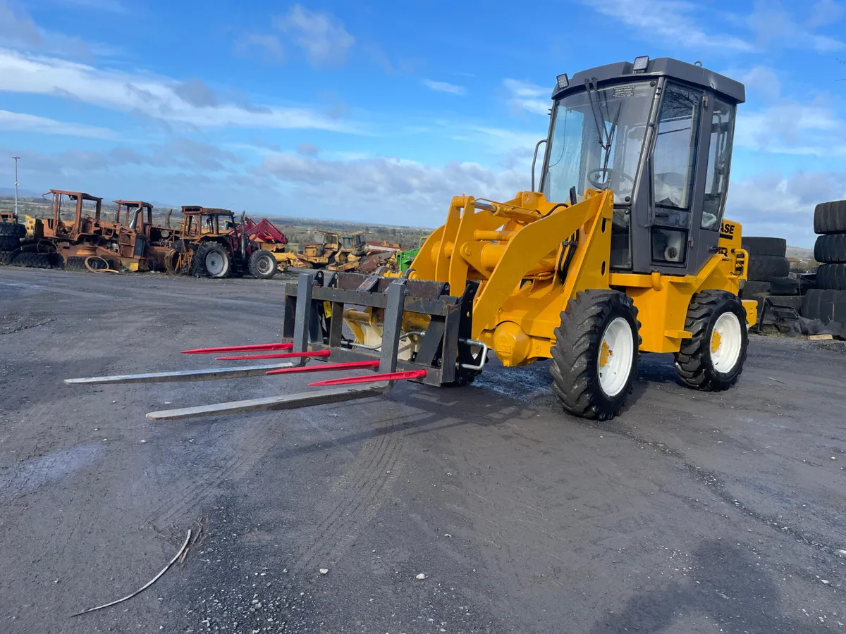 Case 21B Artic Loading Shovel - Image 4